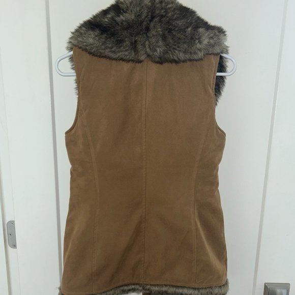 Ariat vegan suede/faux fur wrap vest w/tie sz XS NWOT - Picture 5 of 9